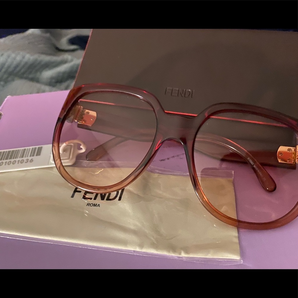 ✨BRAND NEW - FENDI Pink Gradient Sunglasses with Tag